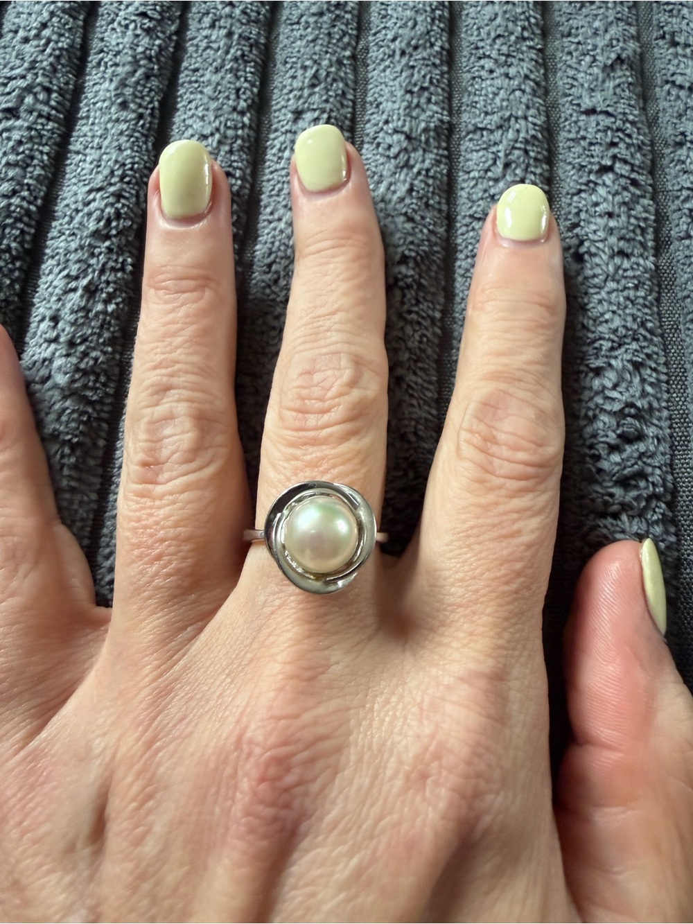 925 Sterling Silver White Pearl Swirl Ring Modern Size 8